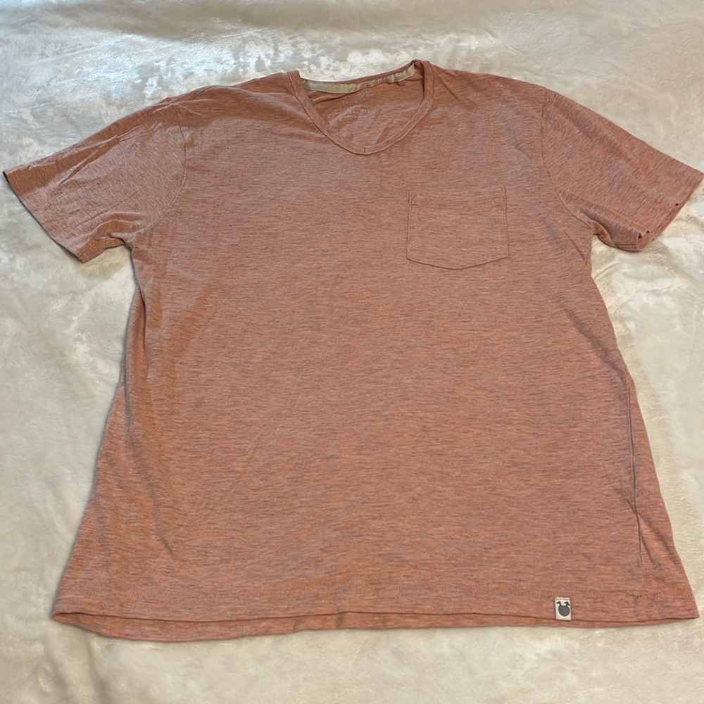 Men’s Demin and Flower, pink v-neck tshirt